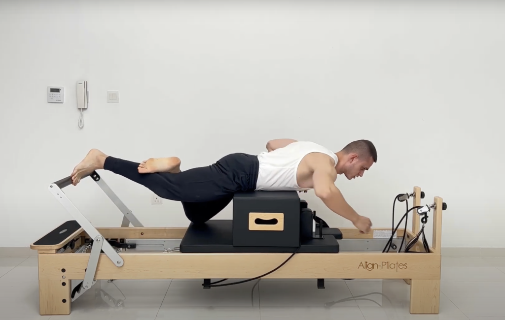 EP.02 CHEST SUPPORTED UNILATERAL LAT PULLS