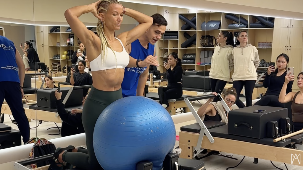 64.HAMSTRING STRENGTH | THE PILATES WAY (FITBALL VARIATION)