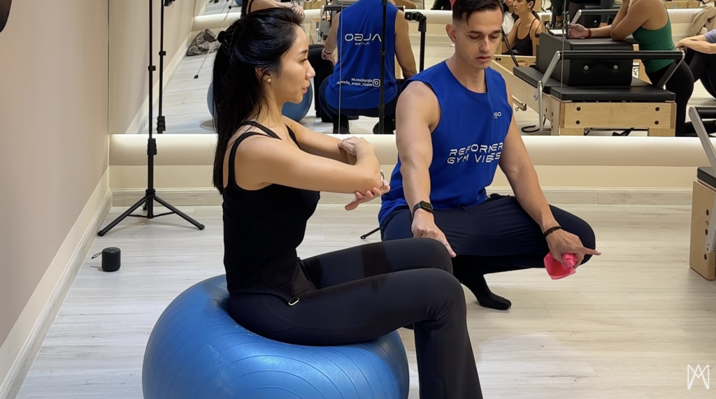 65. LUMBAR ARTICULATION BREAKDOWN | USING FITBALL & THERABAND